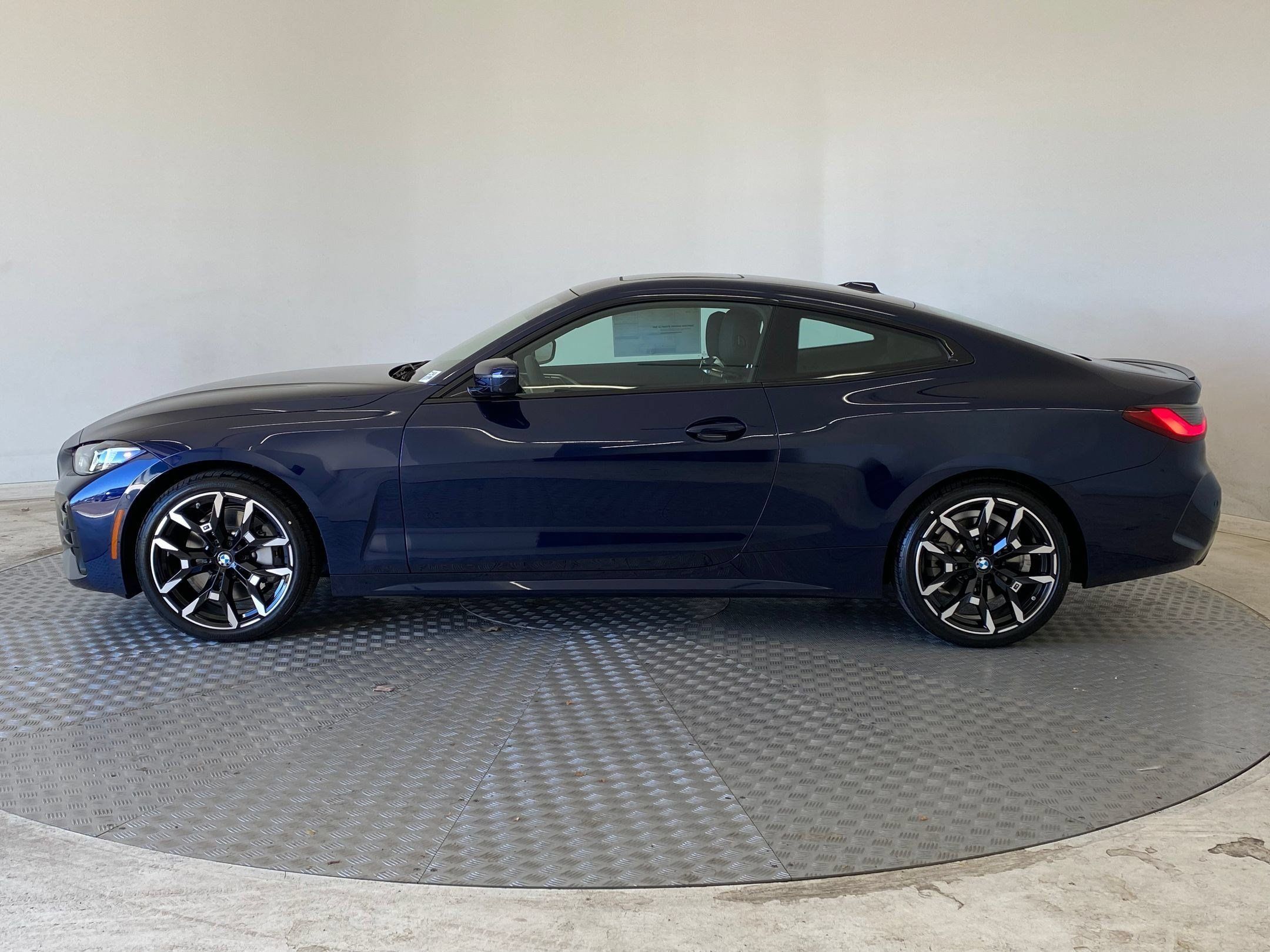 Used 2026 BMW 430i xDrive Coupe w/ M Sport Package AWD/4WD image 2