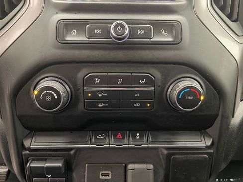 Used 2020 Chevrolet Silverado 1500 Custom w/ Custom Value Package image 5