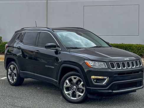 Used 2017 Jeep Compass Limited w/ Navigation Group AWD/4WD image 8