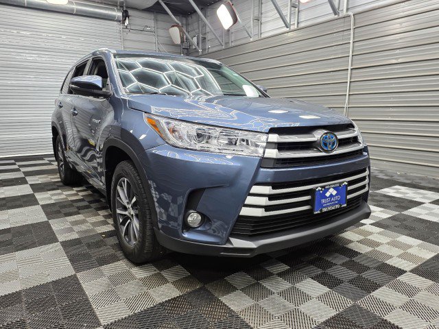 Used 2017 Toyota Highlander XLE AWD/4WD image 5