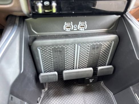 Used 2025 RAM 3500 Laramie AWD/4WD image 36
