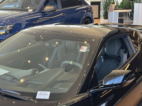 Used 2023 Chevrolet Corvette Stingray Premium Conv w/ Z51 Performance Package image 9