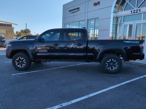 Used 2021 Toyota Tacoma TRD Off-Road image 8