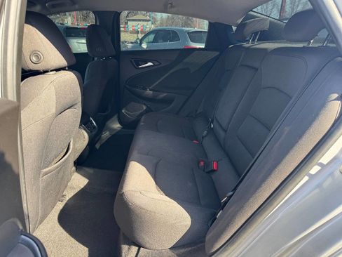 Used 2017 Chevrolet Malibu LT image 12