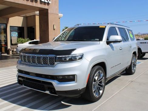 Used 2022 Jeep Grand Wagoneer Series III w/ HD Trailer Tow Package image 4