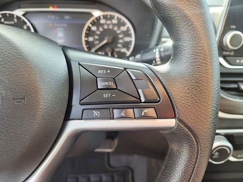 Used 2024 Nissan Altima 2.5 SV image 26