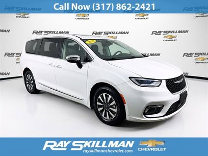 Used 2023 Chrysler Pacifica Limited