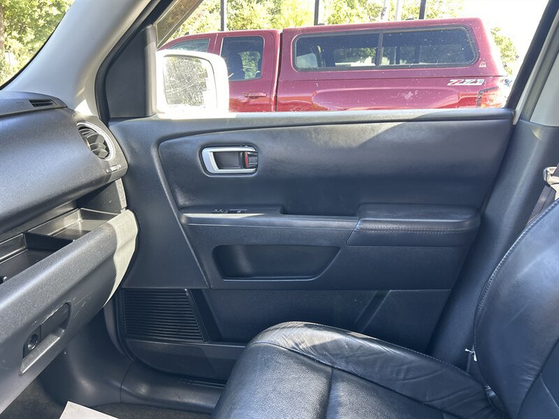 Used 2011 Honda Pilot Touring image 13