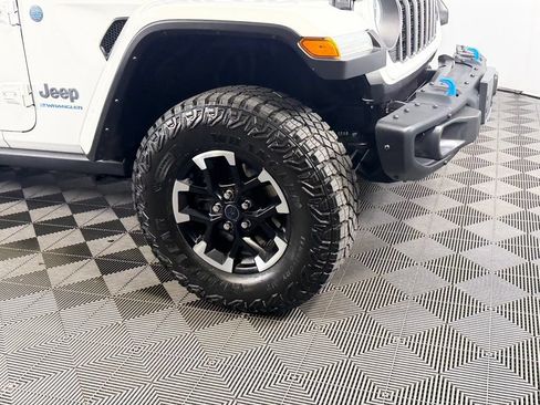 Used 2024 Jeep Wrangler Unlimited Rubicon 4xe AWD/4WD image 13