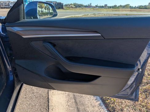 Used 2022 Tesla Model 3 Long Range image 11