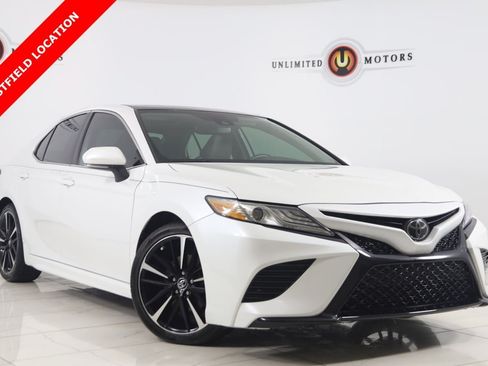 Used 2019 Toyota Camry XSE FWD image 1