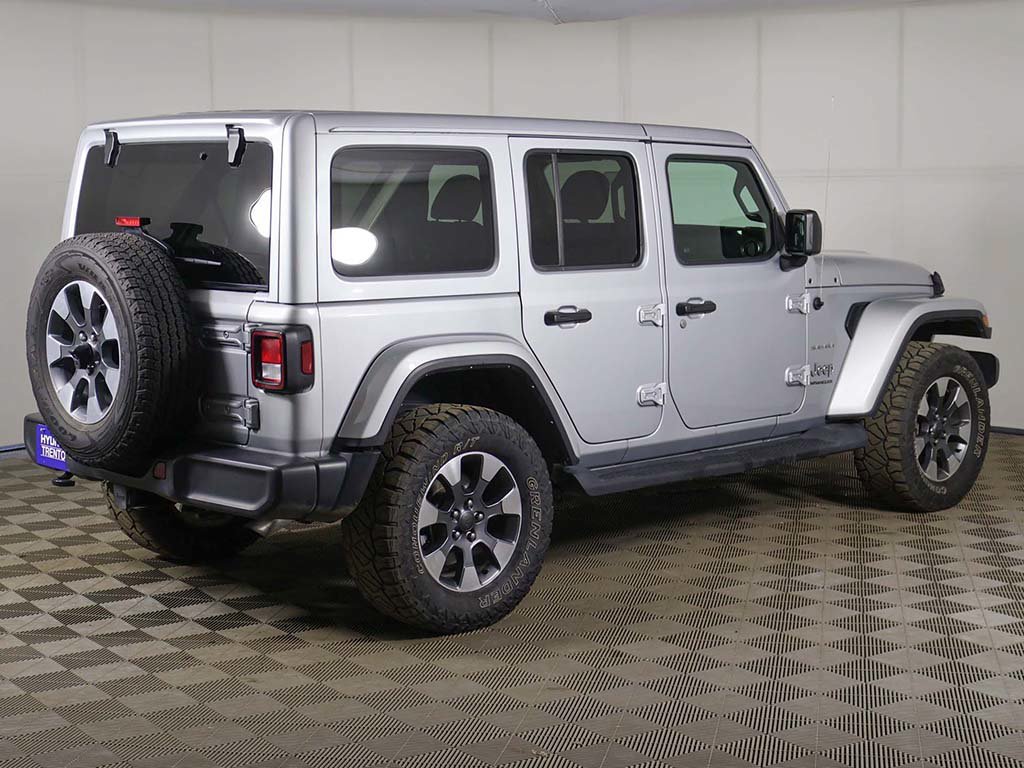 Used 2023 Jeep Wrangler Unlimited Sahara w/ Cold Weather Group AWD/4WD image 8