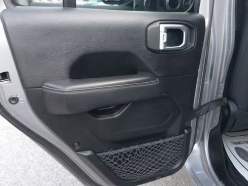 Used 2020 Jeep Wrangler Unlimited Sahara AWD/4WD image 23