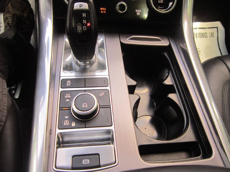 Used 2020 Land Rover Range Rover Sport HSE AWD/4WD image 28