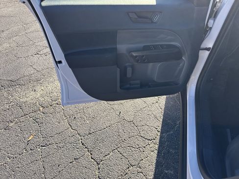 New 2025 Ford Maverick XL image 10