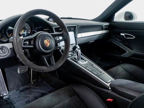 Used 2018 Porsche 911 GT3 w/ Sport Chrono Package RWD image 2