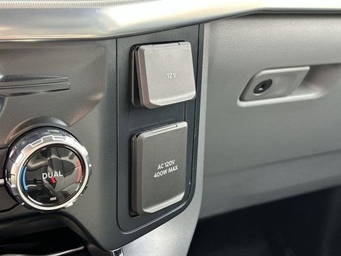 Used 2025 Ford F150 Lariat image 40
