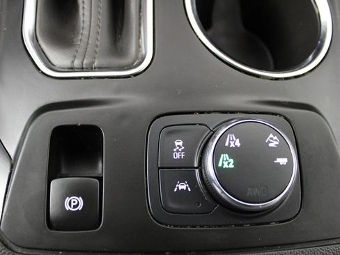 Used 2021 Chevrolet Traverse RS w/ LPO, Floor Liner Package AWD/4WD image 27