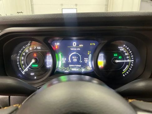 Used 2024 Jeep Wrangler Unlimited AWD/4WD image 24