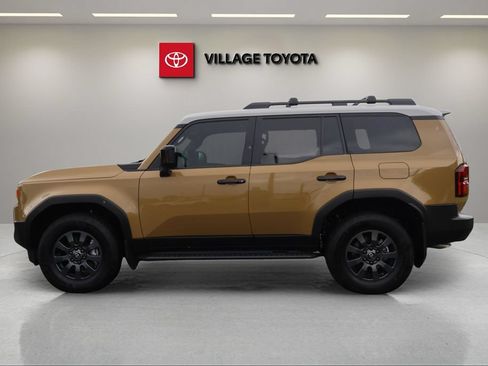 Used 2025 Toyota Land Cruiser w/ Premium Package AWD/4WD image 2