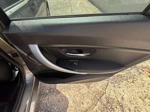 Used 2017 BMW 320i Sedan RWD image 17