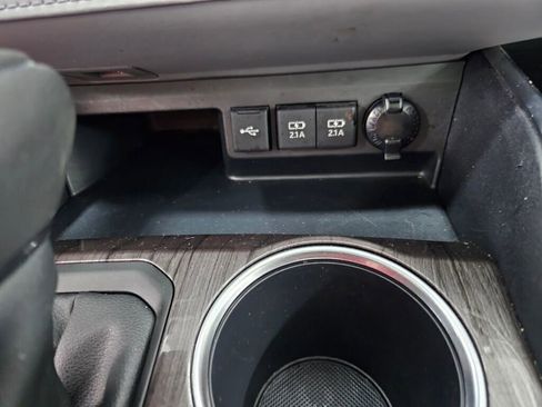 Used 2021 Toyota Highlander Platinum image 24