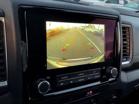 Used 2022 Nissan Frontier SV image 21