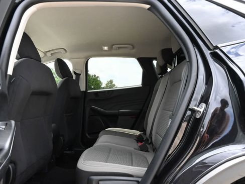 Used 2022 Ford Escape SE FWD image 18