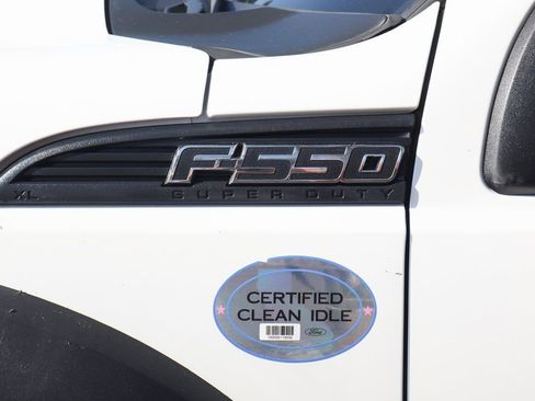 Used 2015 Ford F550 2WD Regular Cab Super Duty image 43