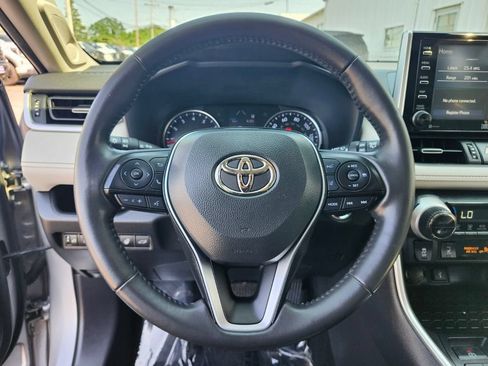 Used 2020 Toyota RAV4 XLE Premium AWD/4WD image 26