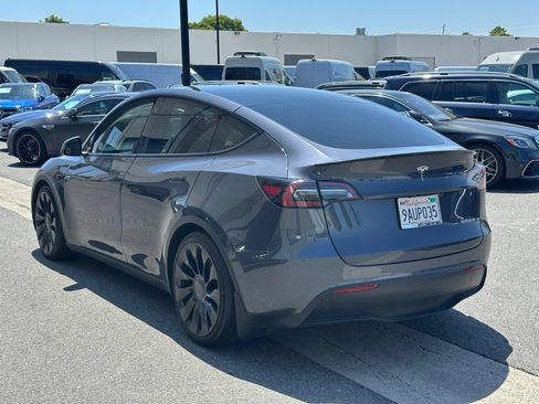 Used 2022 Tesla Model Y Performance AWD/4WD image 5