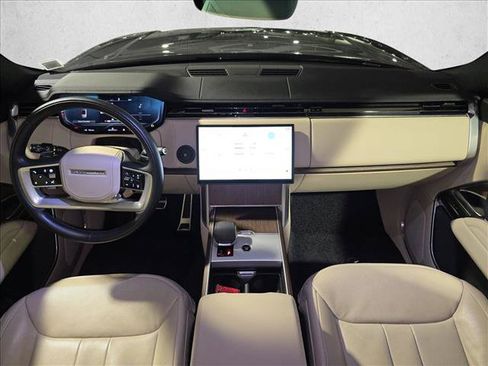 Used 2024 Land Rover Range Rover SE AWD/4WD image 9