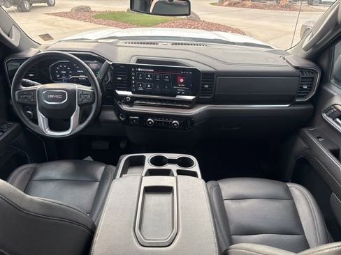 Used 2025 GMC Sierra 1500 SLT AWD/4WD image 11