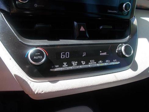 Used 2021 Toyota Corolla LE w/ Carpet Mat Package (TMS) image 19