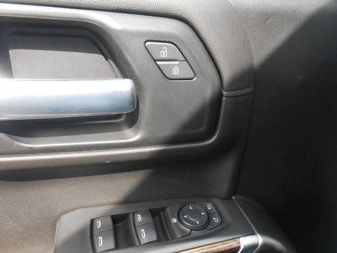 Used 2020 GMC Sierra 1500 SLE w/ Driver Alert Package I image 19