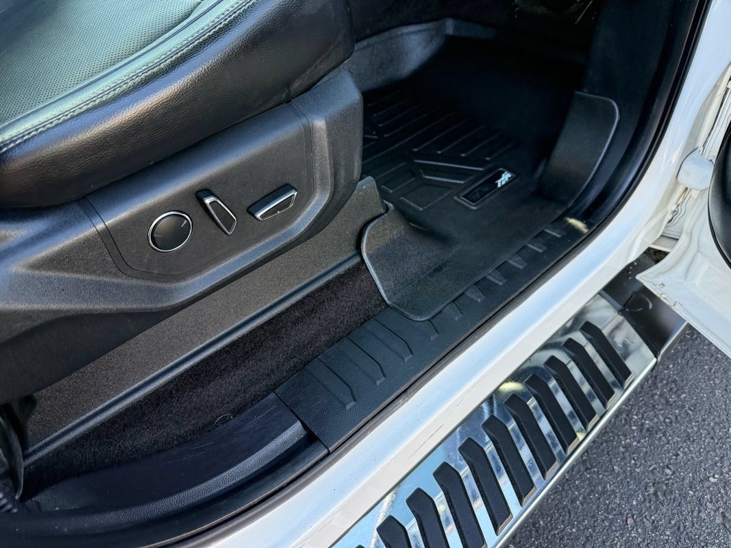 Used 2016 Ford F150 Lariat w/ Equipment Group 502A Luxury AWD/4WD image 29