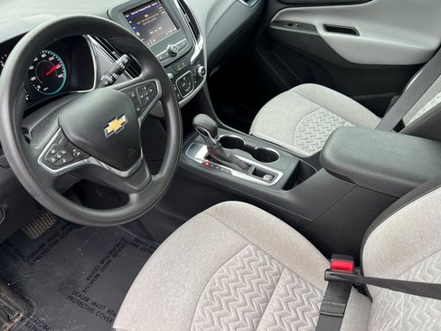 Used 2022 Chevrolet Equinox LS image 7