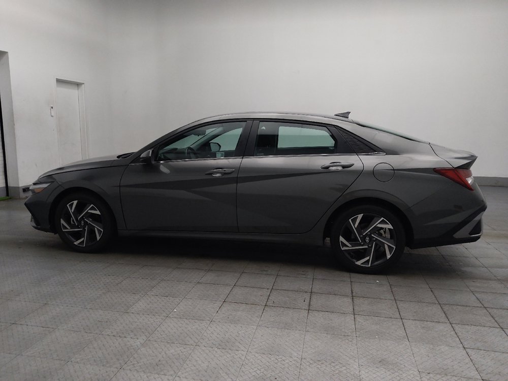Used 2025 Hyundai Elantra SEL FWD image 3