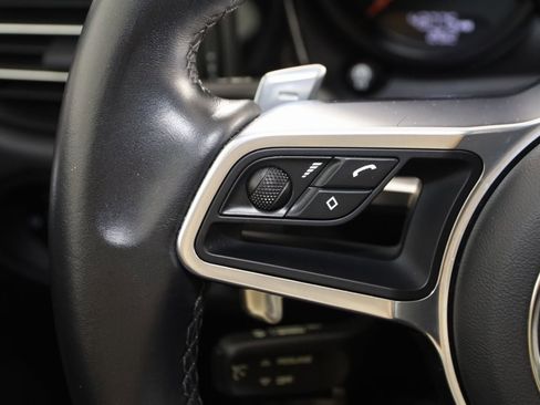 Used 2021 Porsche Macan image 42