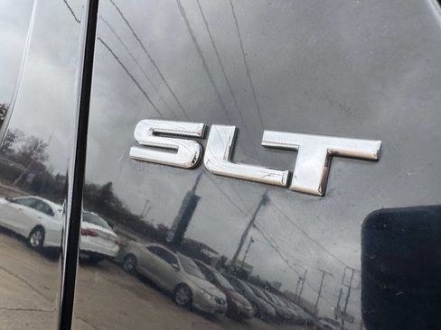 Used 2011 GMC Yukon SLT w/ SLT-2 Equipment Package image 6