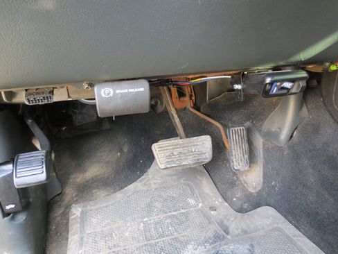 Used 2002 Chevrolet Silverado 2500 LT w/ Off-Road Skid Plate Pkg image 33