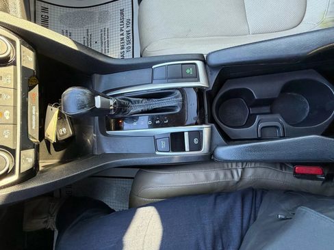 Used 2018 Honda Civic Touring image 26