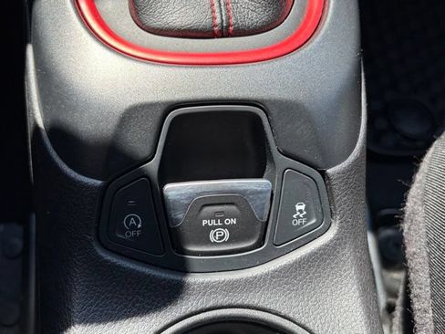 Used 2019 Jeep Compass Trailhawk w/ Cold Weather Group AWD/4WD image 19