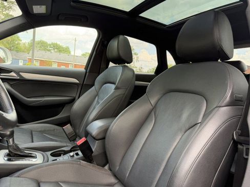 Used 2018 Audi Q3 2.0T Premium w/ Convenience Package AWD/4WD image 19