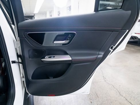 Used 2024 Mercedes-Benz GLC 43 AMG 4MATIC image 21