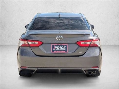Used 2020 Toyota Camry SE w/ Carpet Mat Package FWD image 7