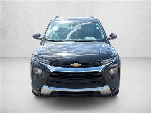 Used 2023 Chevrolet TrailBlazer LT FWD image 2