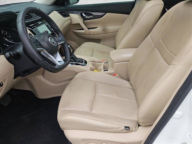 Used 2020 Nissan Rogue SV w/ Sun & Sound Touring Package AWD/4WD image 17