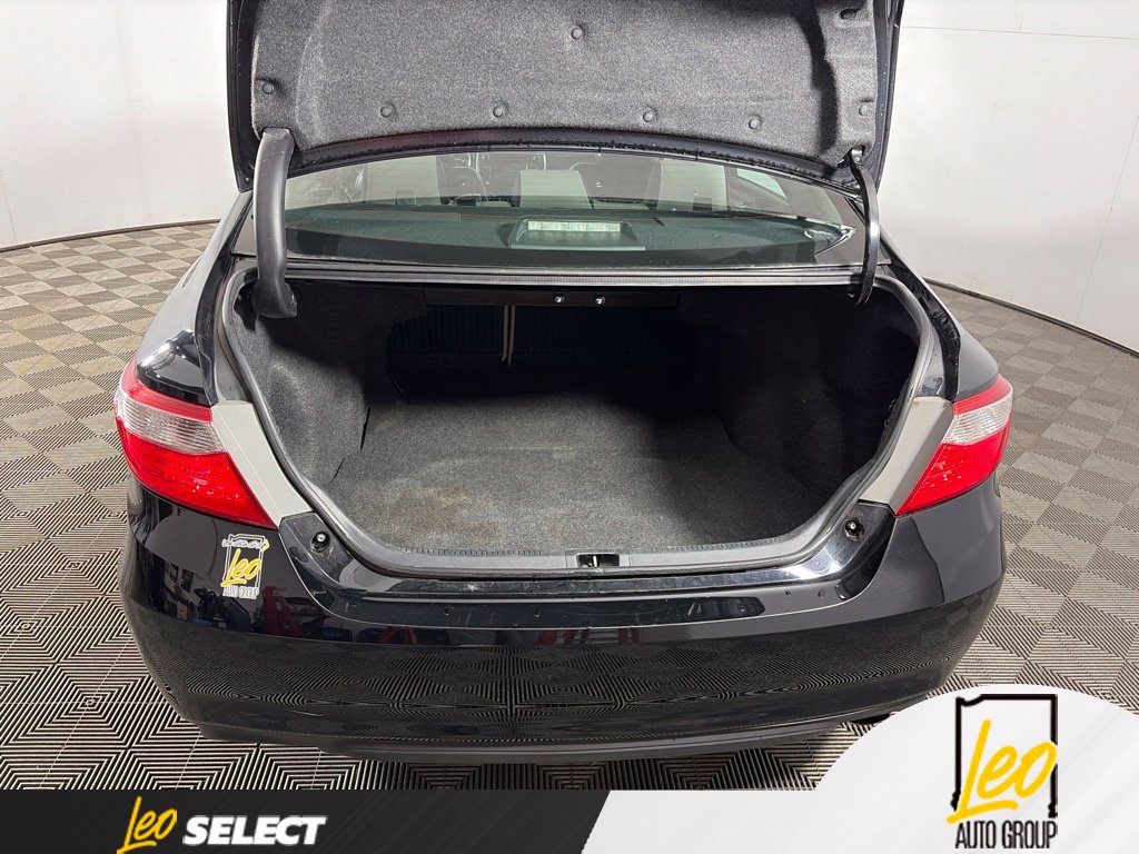 Used 2017 Toyota Camry SE FWD image 8