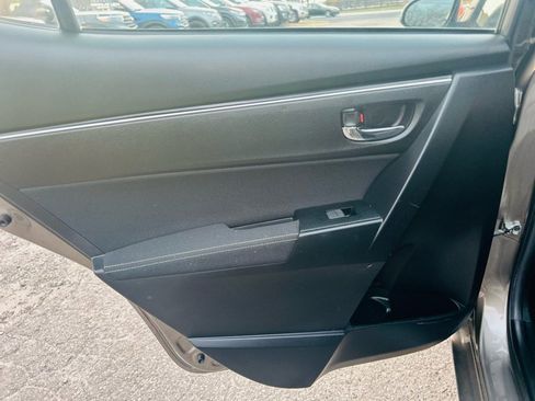 Used 2018 Toyota Corolla LE image 33